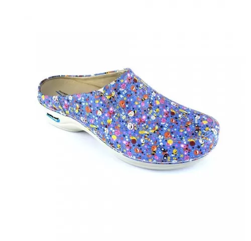 23-Saboti-medicali-din-piele-naturala--lavabili--Nursingcare-Wash-Go-Paris--Bugs-Animated