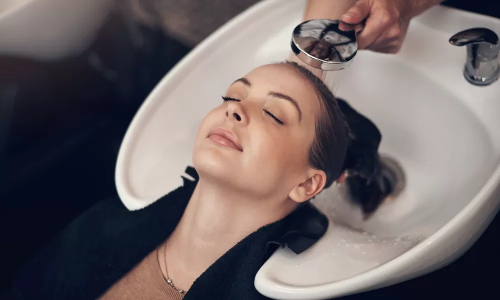 Care sunt pașii pentru un scalp sănătos?