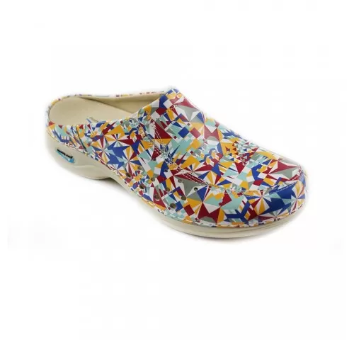 21-Saboti-medicali-din-piele-naturala--lavabili--Nursingcare-Wash-Go-Berlin--triunghiuri-colorate