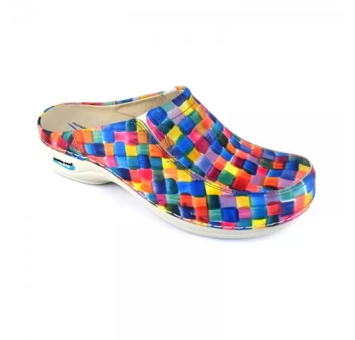 2-Saboti-medicali-din-piele-naturala--lavabili--Nursingcare-Wash-Go-Paris--patratele-colorate