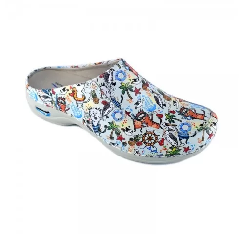 12-Saboti-medicali-din-piele-naturala--lavabili--Nursingcare-Wash-Go-Berlin--Cartoons