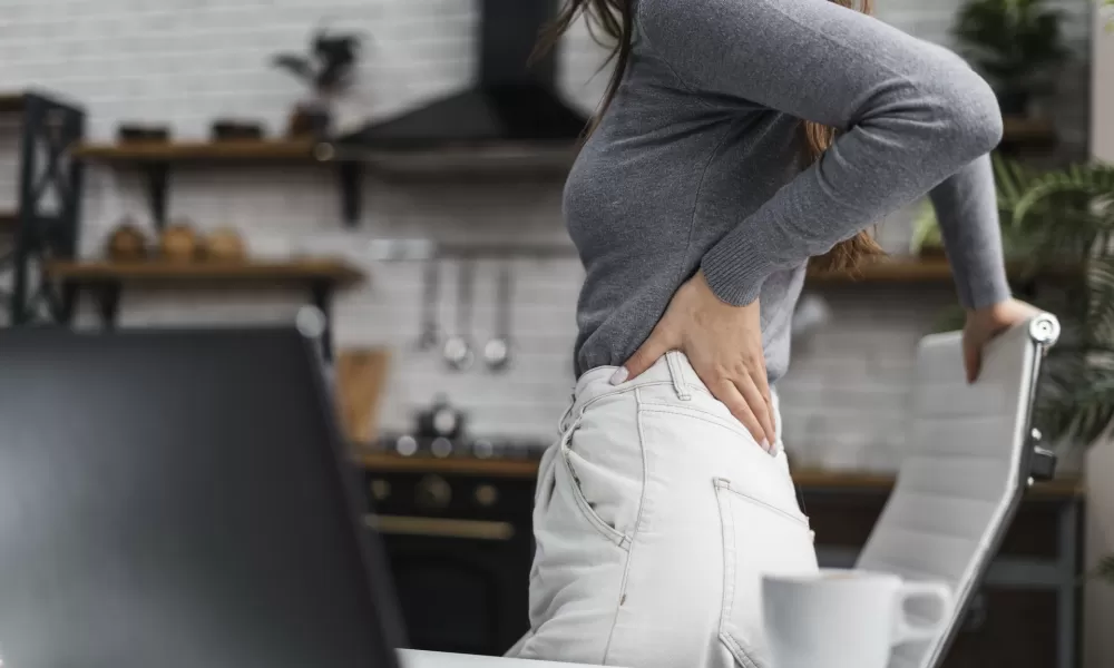 De ce postura corectă previne durerile de spate?